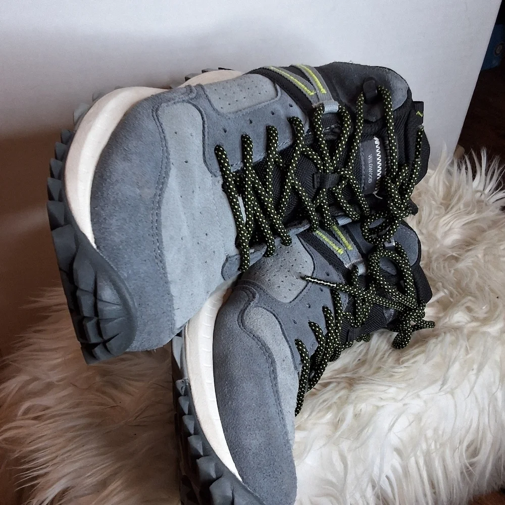 Merrell explore outdoors